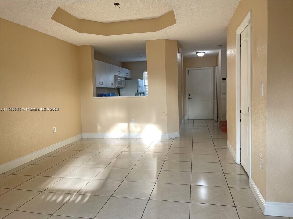 14096 SW 121st Pl in Miami, FL - Building Photo