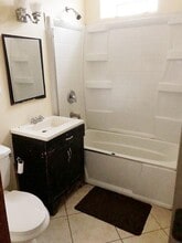 712 N Drake Ave, Unit 2 in Chicago, IL - Building Photo - Building Photo