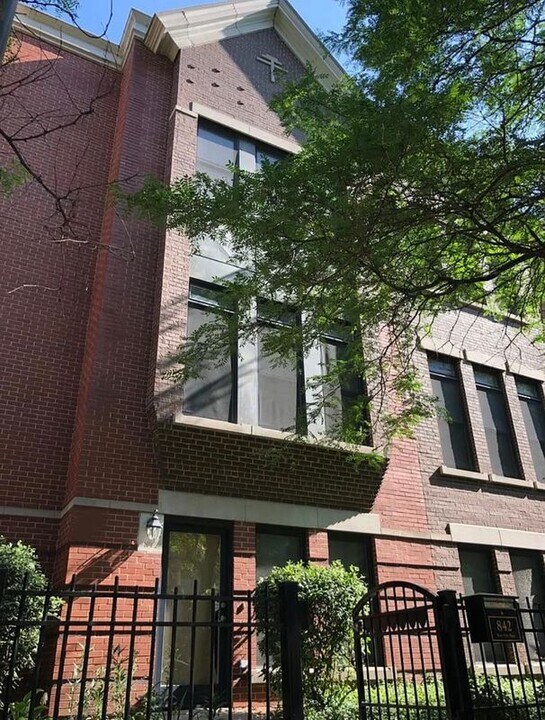 842 W 15th Pl in Chicago, IL - Building Photo