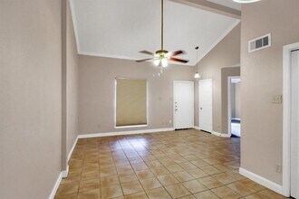 12630 Summer Mill Dr in Houston, TX - Building Photo - Building Photo