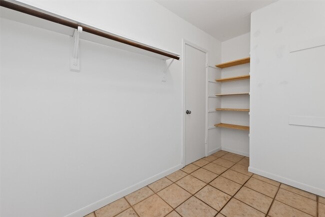 property at 17634 Huntersglen Cir