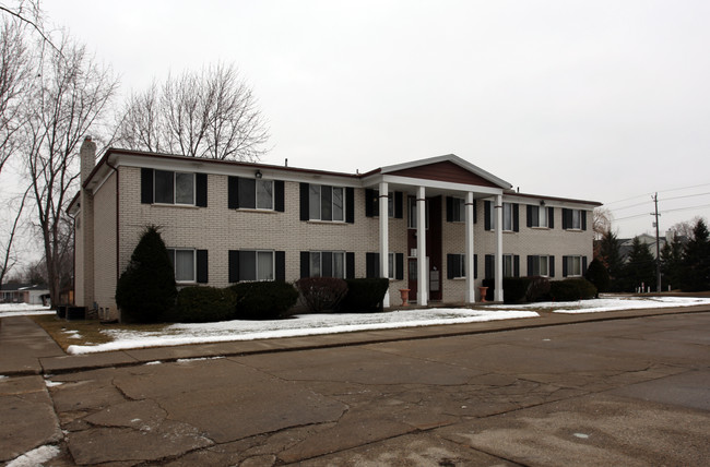 Northwood Manor in Madison Heights, MI - Building Photo - Building Photo