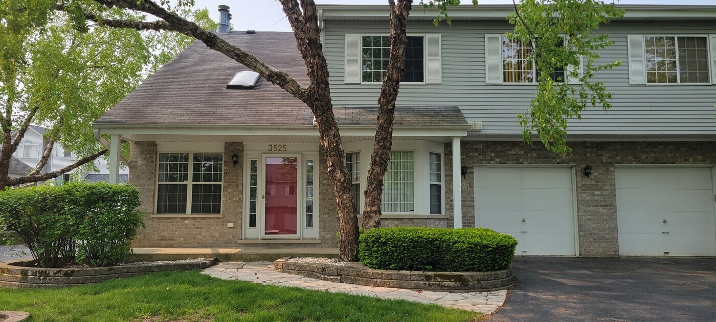 3525 Princeton Ave in Aurora, IL - Building Photo