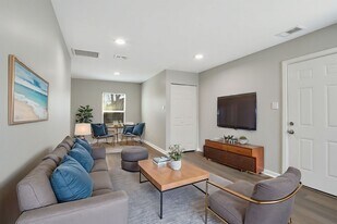 6205 Lovett Ave in Dallas, TX - Building Photo