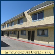 222 E Avenue Q7 in Palmdale, CA - Foto de edificio - Building Photo