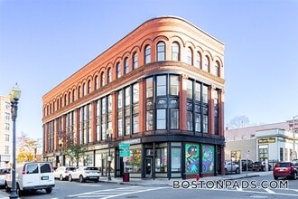 145 Munroe St in Lynn, MA - Building Photo - Building Photo