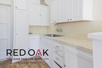 5830 La Mirada Ave in Los Angeles, CA - Building Photo - Building Photo