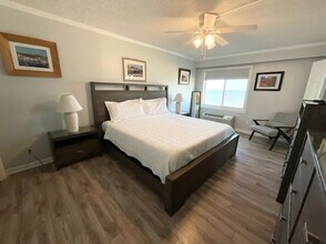 303 Atlantic Ave in Virginia Beach, VA - Building Photo - Building Photo