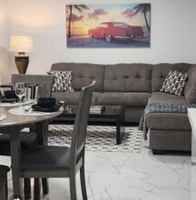 8012 NW 14th Pl in Miami, FL - Building Photo - Building Photo