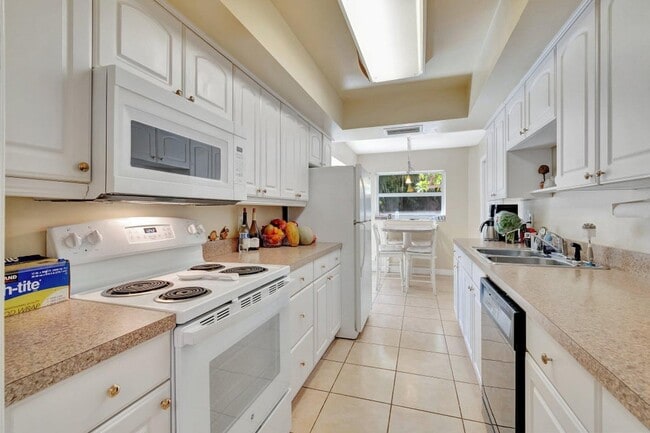 property at 318 SE 7th Ave