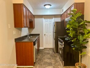 219 Middletown Square in Middletown, KY - Building Photo - Building Photo