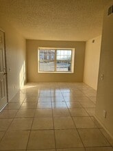 121 Fairway Ave in Monett, MO - Building Photo - Building Photo