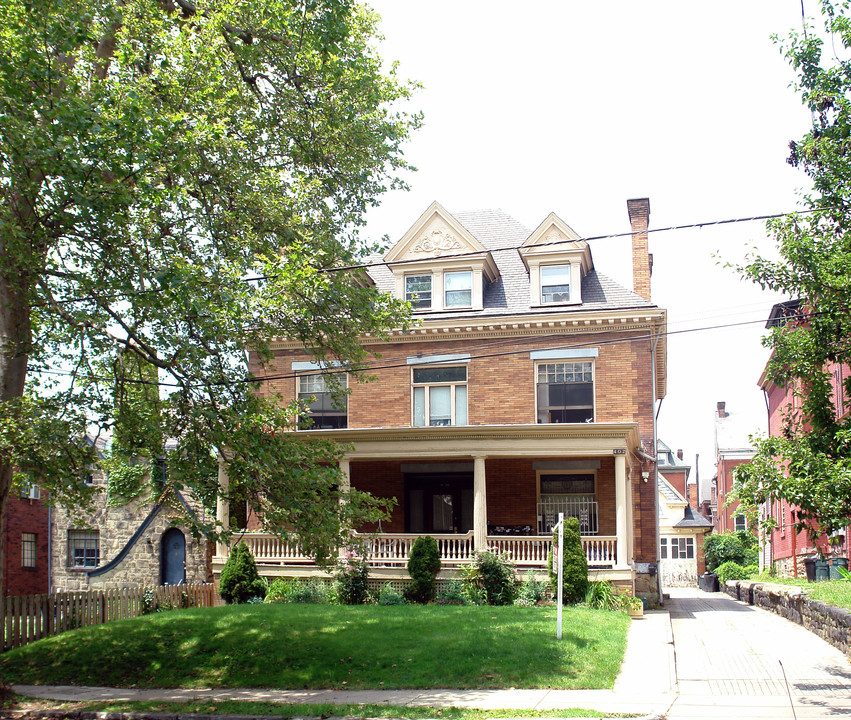 402 S Aiken Ave in Pittsburgh, PA - Building Photo