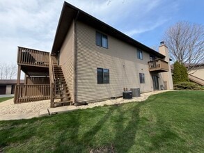 1109 Kane St in South Elgin, IL - Building Photo - Building Photo