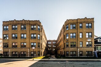 7701 S Stewart Ave Chicago, IL 60620 in Chicago, IL - Foto de edificio - Building Photo