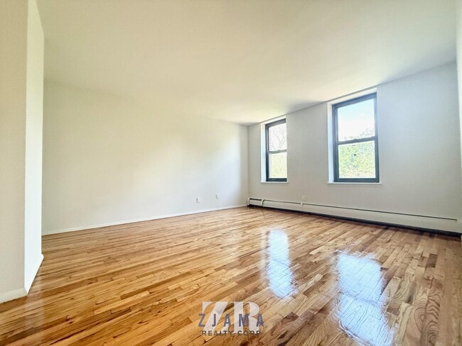 152 Parkside Ave