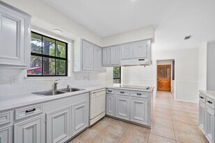 17406 Bobcat Trail in Cypress, TX - Building Photo