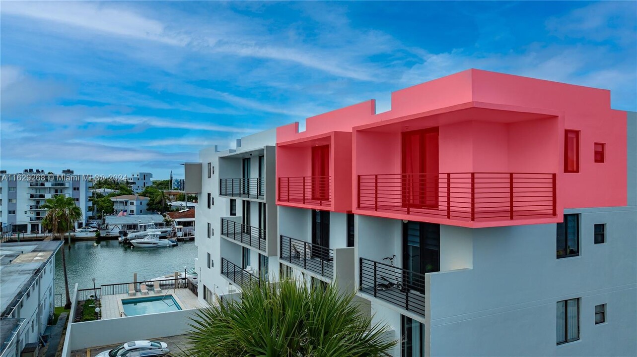 8100 Byron Ave in Miami Beach, FL - Building Photo