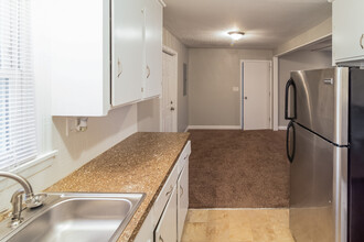 532 Amy Dr in Goose Creek, SC - Building Photo - Building Photo