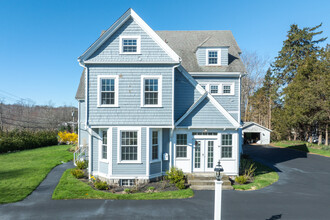 25 Ripley Rd in Cohasset, MA - Building Photo - Building Photo