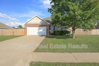1088 Charles St in Pea Ridge, AR - Building Photo - Building Photo