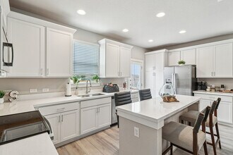 Solstice Springs - Townhomes for Rent in New Braunfels, TX - Building Photo - Building Photo