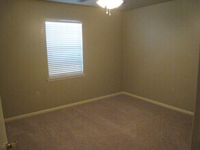 1127 Lake Dr in Kerrville, TX - Building Photo - Building Photo