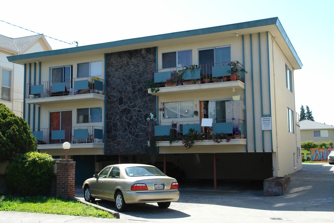 1730 Stuart St in Berkeley, CA - Building Photo