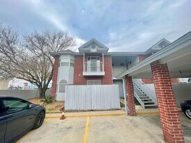 1205 International Blvd in Laredo, TX - Building Photo