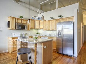1555 California St in Denver, CO - Building Photo