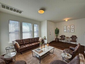 2013 Rim Rock Dr in Leander, TX - Building Photo - Building Photo