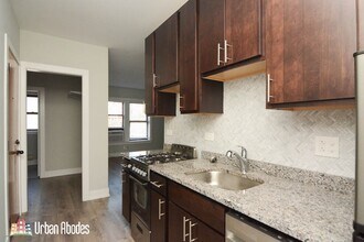 709 W Brompton Ave, Unit A04C in Chicago, IL - Foto de edificio - Building Photo