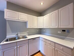 4237 N Paulina St, Unit 2W in Chicago, IL - Building Photo - Building Photo