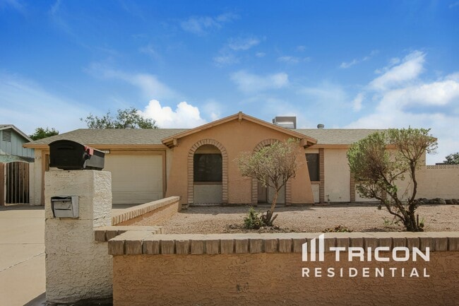property at 6847 W Cambridge Ave