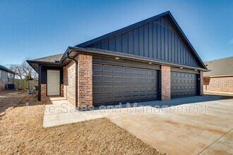 11605 Mackenzie Wy in Yukon, OK - Building Photo - Building Photo
