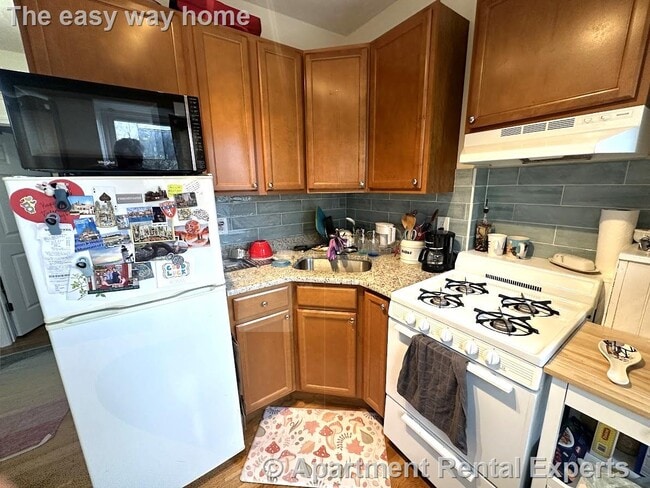 1056 Cambridge St in Cambridge, MA - Foto de edificio - Building Photo