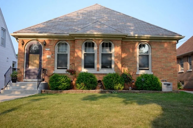 property at 2934 S 46th St