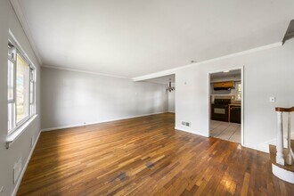 1641 Lenape Rd in Linden, NJ - Building Photo - Building Photo