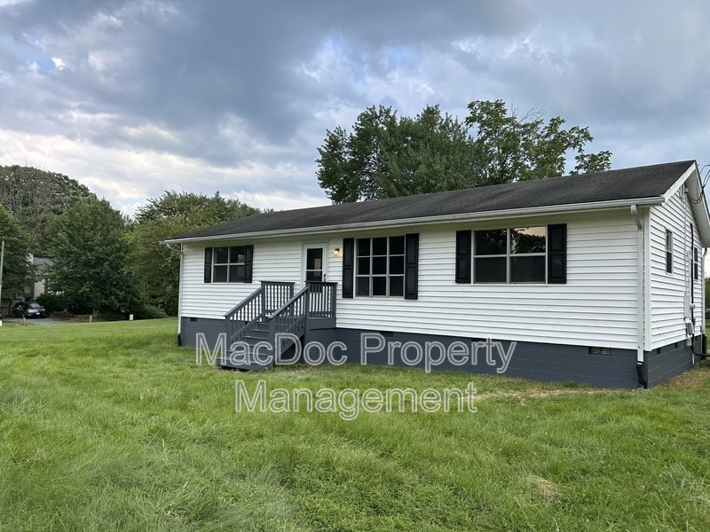 321 Union Ave in Gordonsville, VA - Building Photo