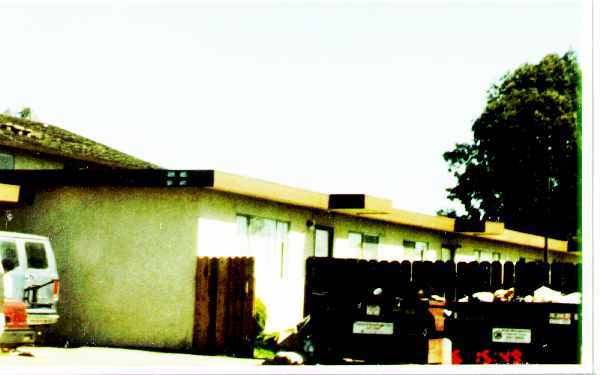 202-208 Schafer Rd in Hayward, CA - Foto de edificio - Building Photo