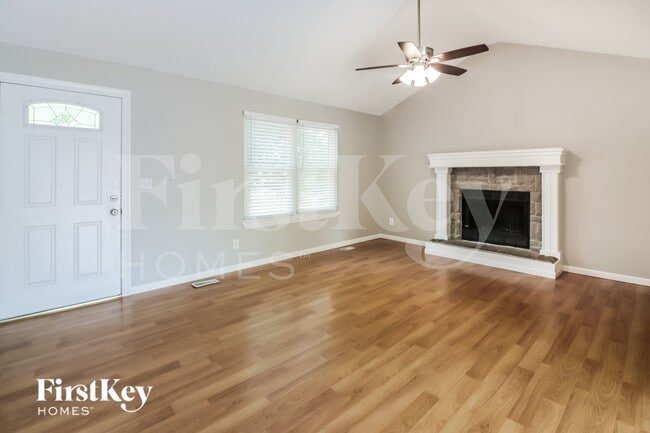 909 Minnie Ave in Belton, MO - Building Photo - Building Photo