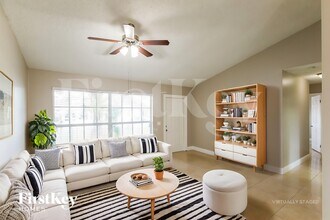 8410 NW 27th Pl in Sunrise, FL - Building Photo - Building Photo