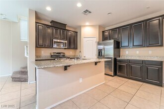 7645 Lots Hills Dr in Las Vegas, NV - Building Photo - Building Photo