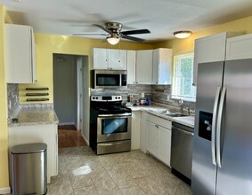 4037 Valley Dr in Pueblo, CO - Building Photo - Building Photo
