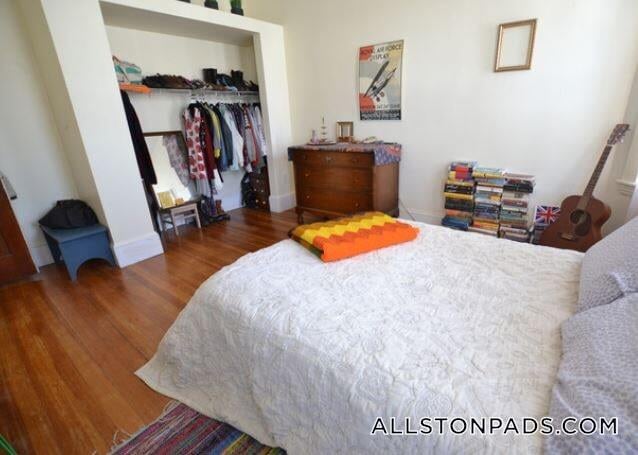 44 Easton St, Unit 2 in Boston, MA - Foto de edificio - Building Photo