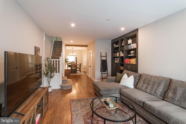 1810 Jackson St in Philadelphia, PA - Building Photo - Building Photo
