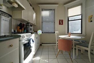 72 Gardner St, Unit B2 in Boston, MA - Building Photo - Building Photo