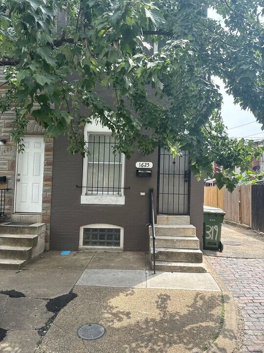 1625 McHenry St in Baltimore, MD - Building Photo
