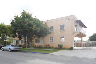 1724-1730 Washington Ave in Santa Monica, CA - Building Photo - Building Photo