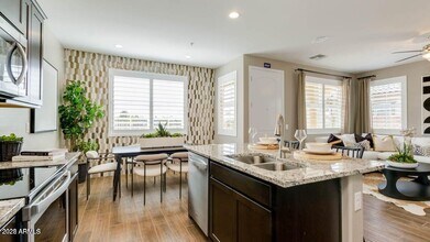 1255 N Arizona Ave in Chandler, AZ - Building Photo - Building Photo